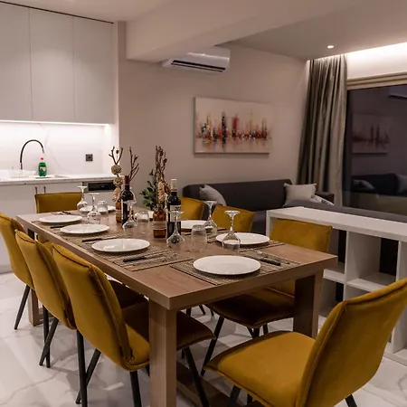 Imperial House - Center - Sleeps 8 Hersonissos (Crete)