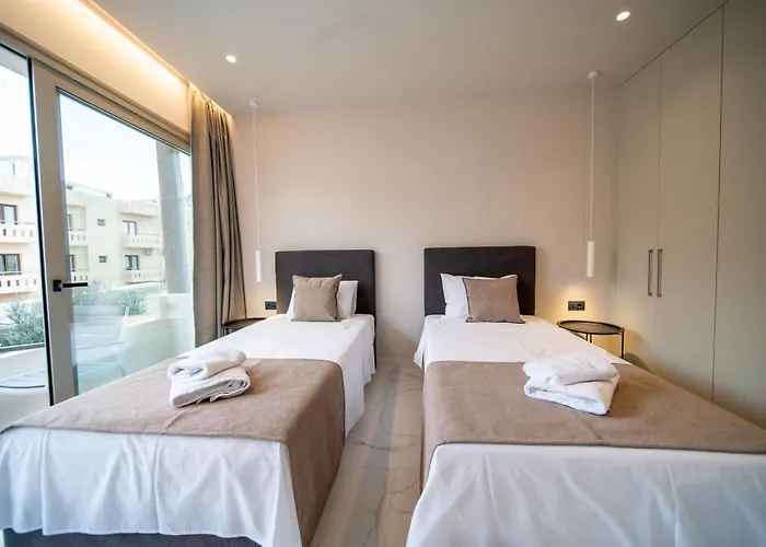 Imperial House - Center - Sleeps 8