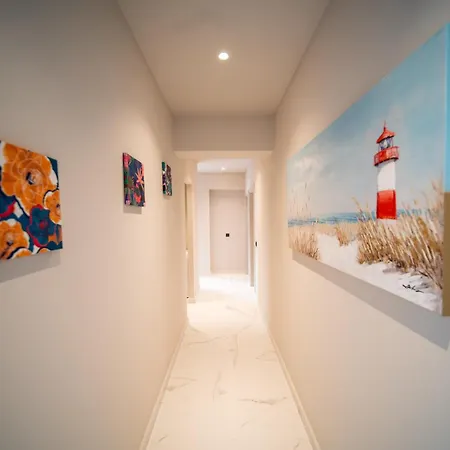 Imperial House - Center - Sleeps 8 *