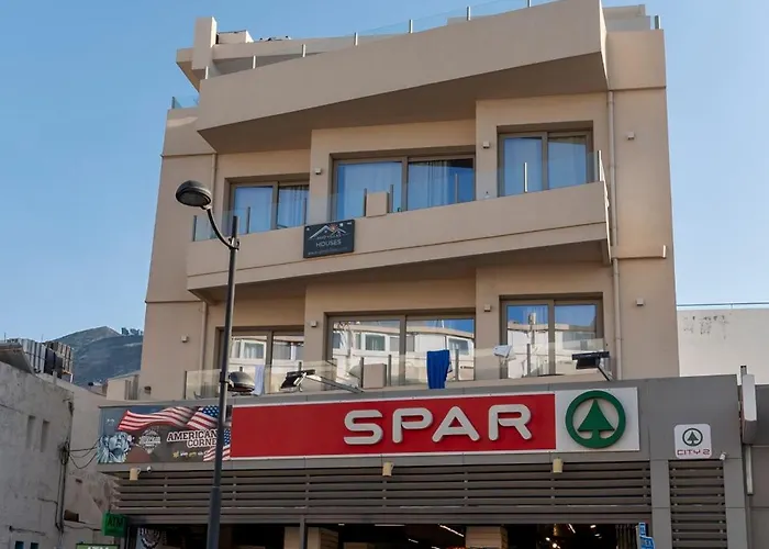 Imperial House - Center - Sleeps 8 * הרסוניסוס