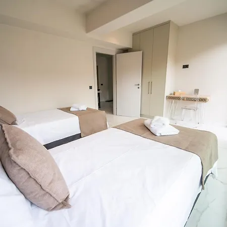 Ferienhaus Imperial House - Center - Sleeps 8